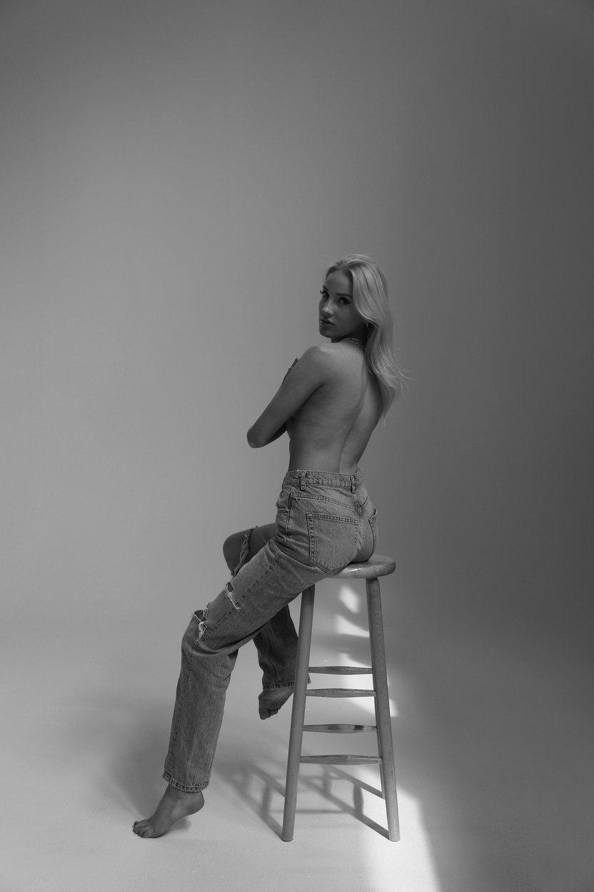 Charlotte Aasbie — B&W editorial